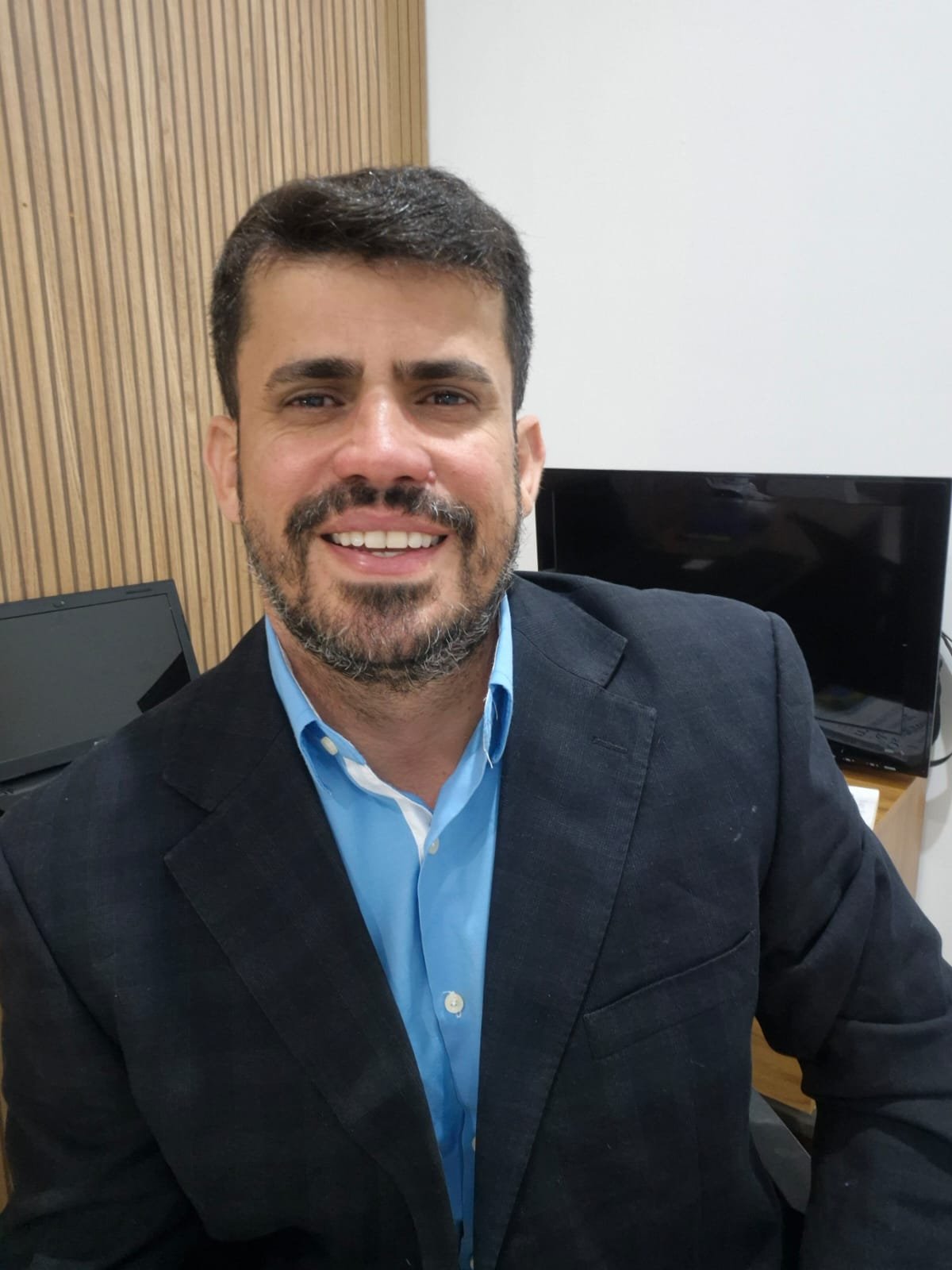 Retrato profissional do psicólogo responsável pelo atendimento